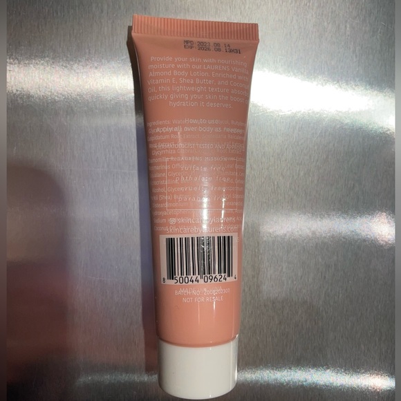 Laurens Vanilla Almond Body Lotion - Picture 2 of 4